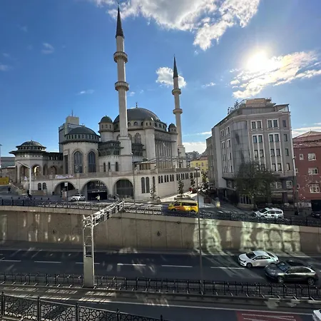 The Square 30 * Istanbul