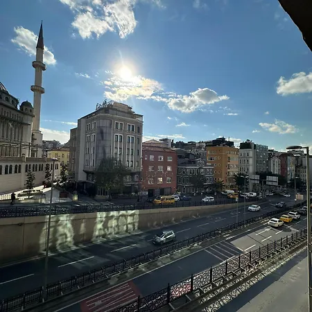 Hotel The Square 30 *