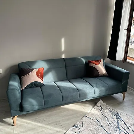 The Square 30 * イスタンブール