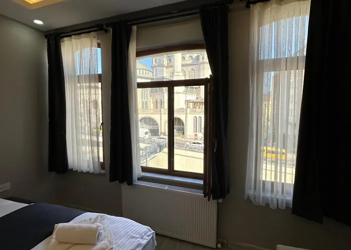 The Square 30 * Estambul