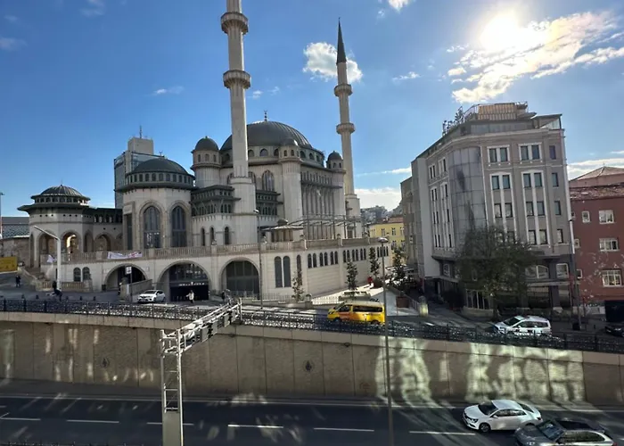 The Square 30 * Estambul