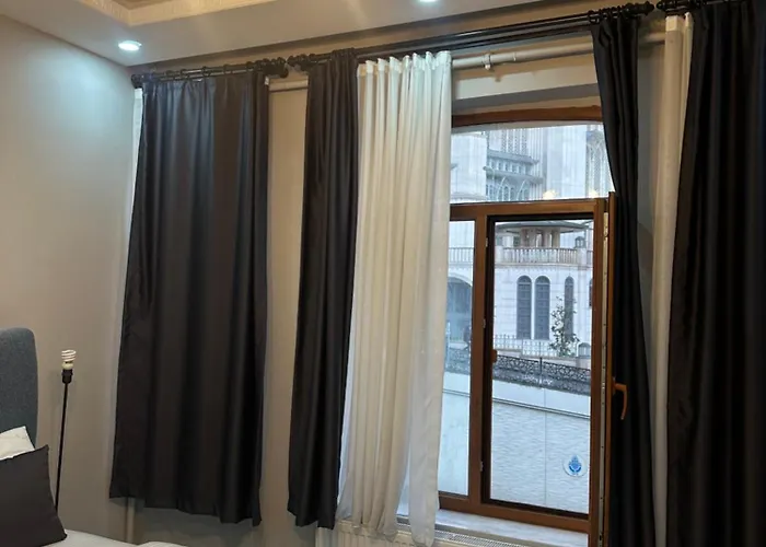 The Square 30 * Estambul