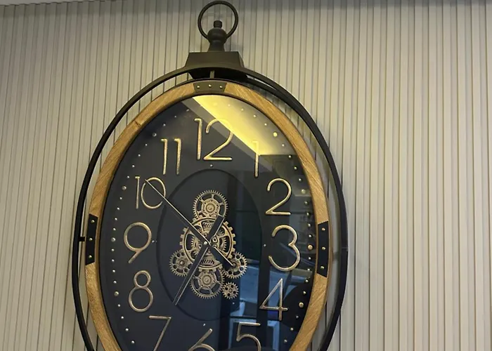 Hotel The Square 30 *