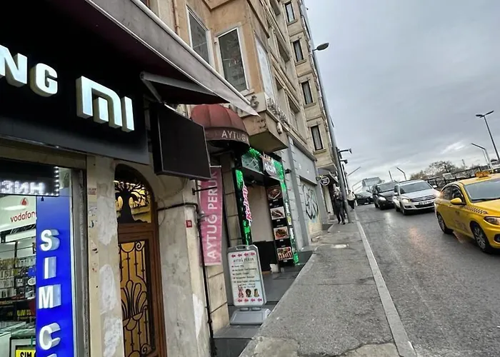 The Square 30 * Estambul